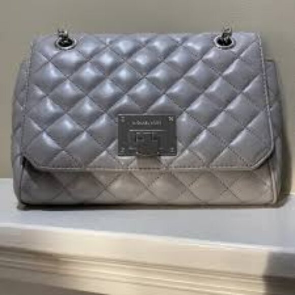 Michael Kors Vivianne Quilted Leather Crossbody Shoulder Bag Chain Strap - Picture 6 of 6